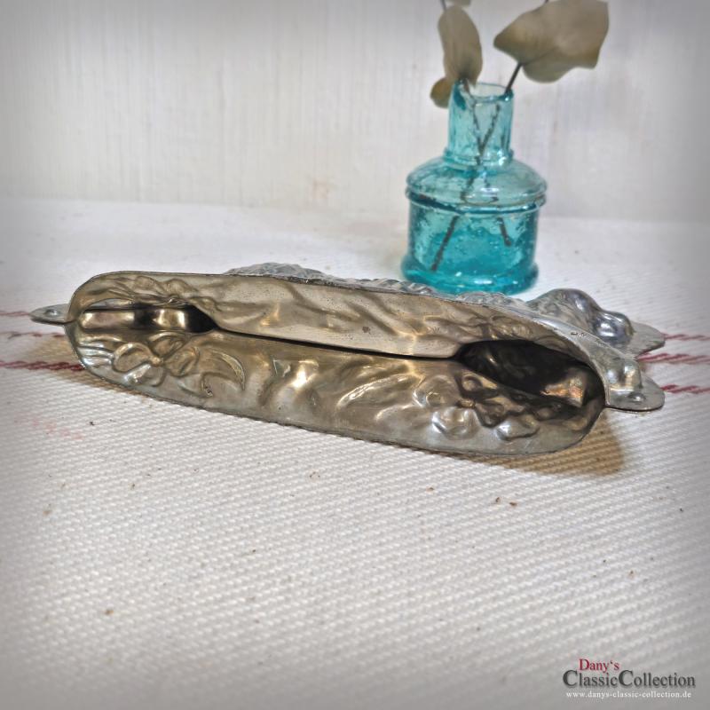 VERKAUFT ! Rennender Hase Schokoladenform ~ laufender Hase ~ antike Metall Gießform ~ Patisserie ~ seltenes Sammlerstück ~ Shabby Ostern