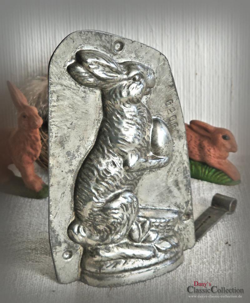 VERKAUFT ! Anton Reiche Hase ~ Hase mit Ei Schokoladenform 16 cm ~ 1931 ~ Metall Form ~ Gießform ~ Ostern ~ Sammlerstück