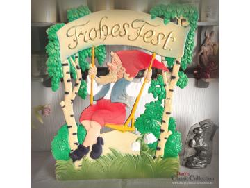 Alte 49 x 40 cm Osterpappe ~ Zwerg auf Schaukel ~ Schaufensterdeko ~ Osterschmuck ~ Osterdeko ~ Sammlerstück ~ Frohes Fest