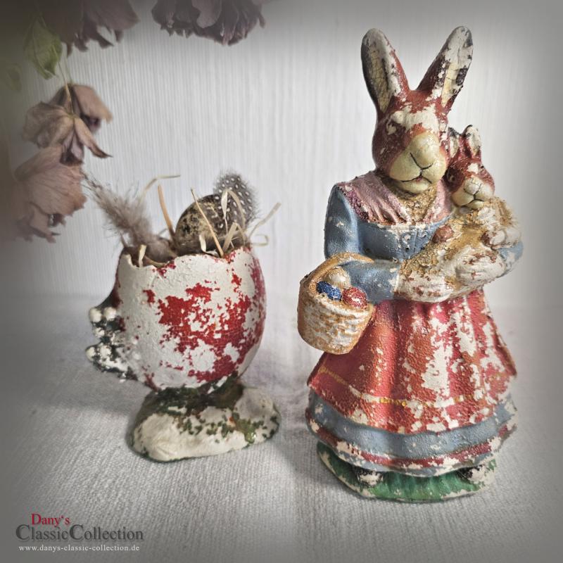 Seltene Candy Container Häsin mit Kind & Eierkorb plus Pappmaché Eierbecher ~ Osterdekoration ~ Füllhase ~ Sammlerstücke