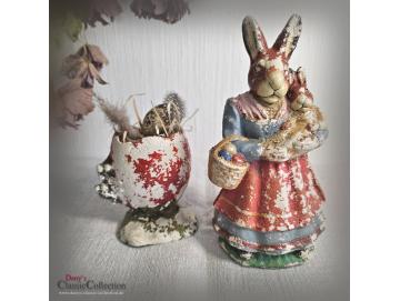 Seltene Candy Container Häsin mit Kind & Eierkorb plus Pappmaché Eierbecher ~ Osterdekoration ~ Füllhase ~ Sammlerstücke