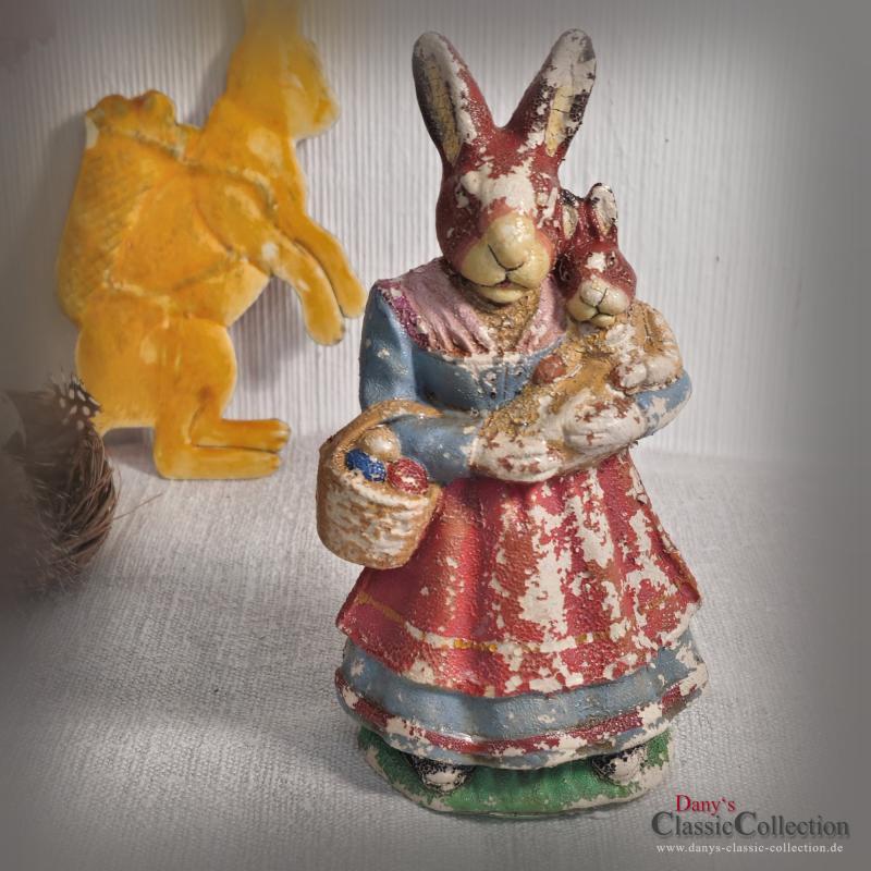 Seltene Candy Container Häsin mit Kind & Eierkorb plus Pappmaché Eierbecher ~ Osterdekoration ~ Füllhase ~ Sammlerstücke