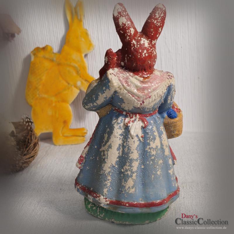 Seltene Candy Container Häsin mit Kind & Eierkorb plus Pappmaché Eierbecher ~ Osterdekoration ~ Füllhase ~ Sammlerstücke