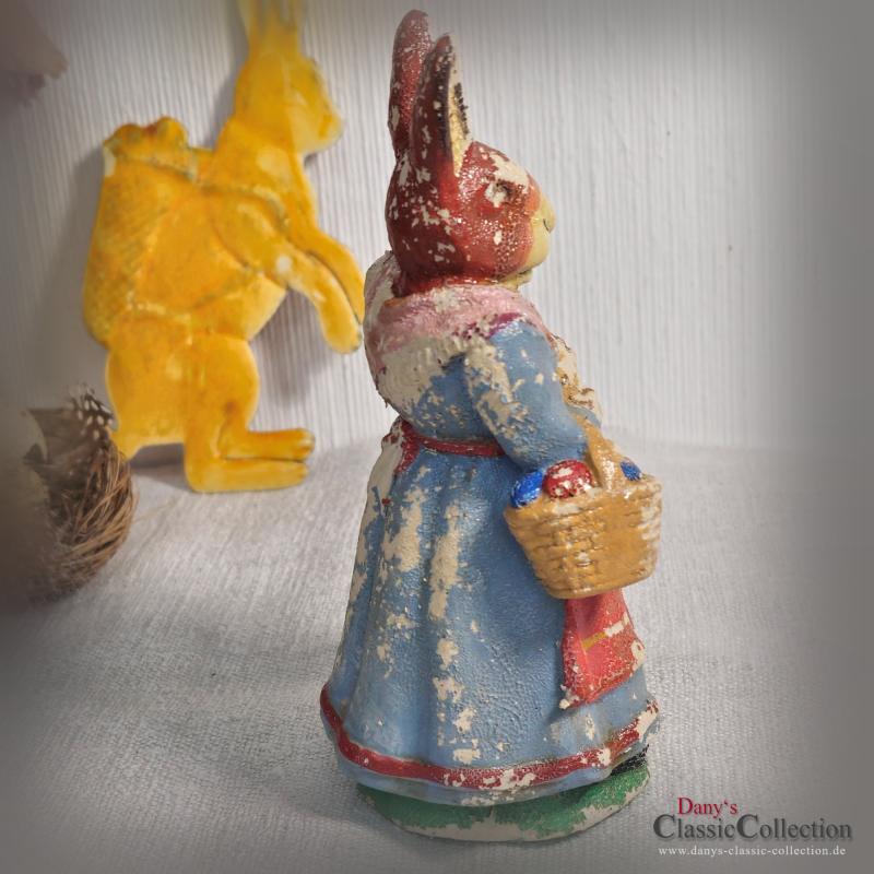Seltene Candy Container Häsin mit Kind & Eierkorb plus Pappmaché Eierbecher ~ Osterdekoration ~ Füllhase ~ Sammlerstücke