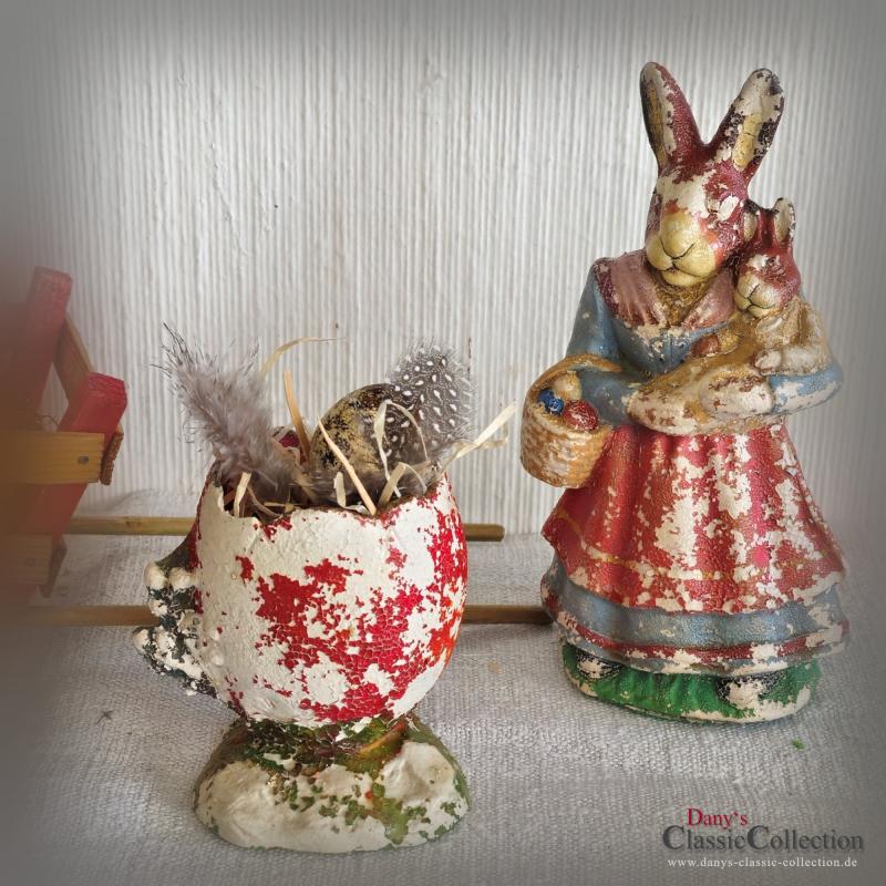 Seltene Candy Container Häsin mit Kind & Eierkorb plus Pappmaché Eierbecher ~ Osterdekoration ~ Füllhase ~ Sammlerstücke