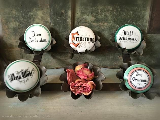 Uralte Porzellanschilder