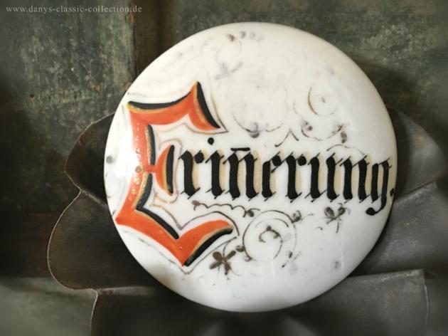 Uralte Porzellanschilder