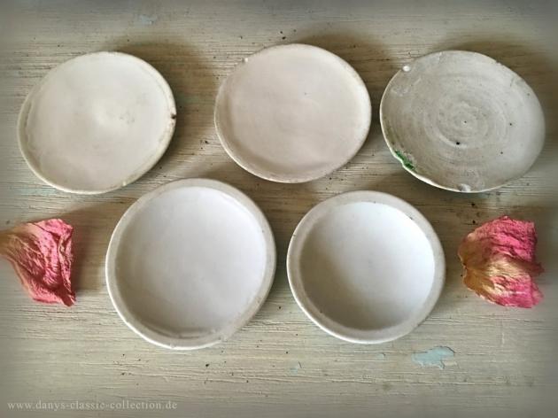 Uralte Porzellanschilder