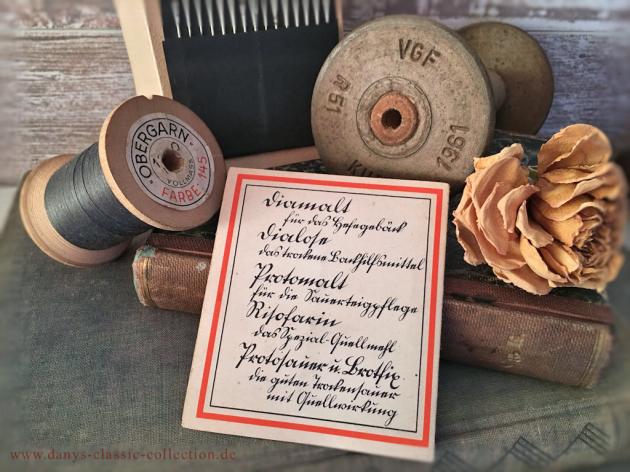 VERKAUFT ! Uraltes Nadelheft und Garnrolle im Set