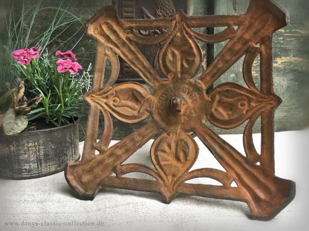 VERKAUFT ! Christbaumständer Glocke und Kerzenzweig