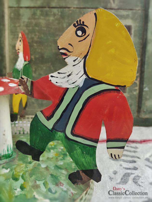 VERKAUFT ! Böhmischer Christbaumständer mit 3 Wichteln, Weihnachtsbaumständer mit Zwergen, lackiert, Weihnachten, Weihnachtsbaum