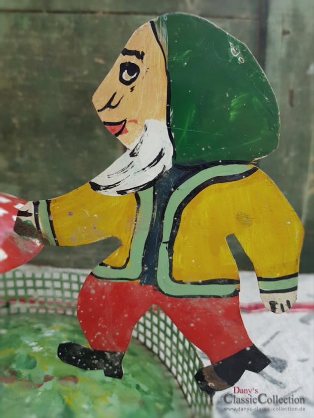 VERKAUFT ! Böhmischer Christbaumständer mit 3 Wichteln, Weihnachtsbaumständer mit Zwergen, lackiert, Weihnachten, Weihnachtsbaum