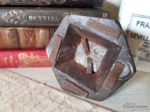 VERKAUFT ! Altes französisches Gewicht 6-eckig 1 kg