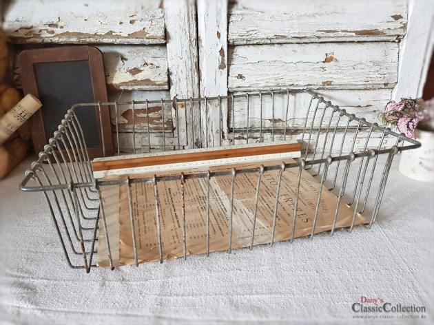 VERKAUFT ! Alter Ablagekorb aus Draht ~ Drahtkorb ~ Büroablage ~ Zeitschriftenablage ~ Utensilien Korb ~ shabby decoration