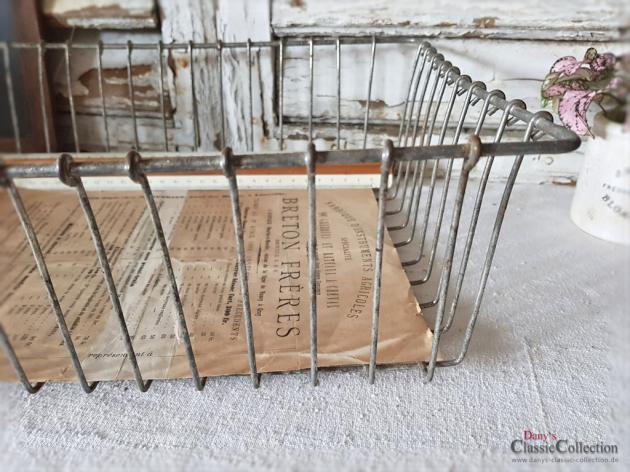 VERKAUFT ! Alter Ablagekorb aus Draht ~ Drahtkorb ~ Büroablage ~ Zeitschriftenablage ~ Utensilien Korb ~ shabby decoration