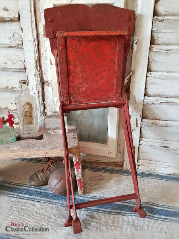 VERKAUFT ! Kinder-Klappstuhl ~ orange-roter Metallstuhl ~ Vintage Deko ~ Shabby Chic ~ Gartenndeko