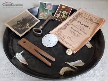 VERKAUFT ! Deko-Set ~ Deko-Bundle ~ Shabby Dekoration ~ Backblech ~ Schlüssel ~ Zifferblatt ~ Knopf ~ Wäscheklammer ~ Sepia Foto ~ Brocante