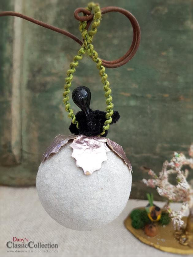 Schornsteinfeger aus Chenille auf Wattekugel, antiker Christbaumschmuck, Weihnachten, Weihnachtsbaum