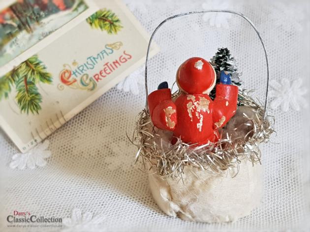Watteschmuck , Erzgebirgemännlein in Wattekörbchen mit Tannenbaum , Oblate , Tinsel , Seltener Christbaumschmuck