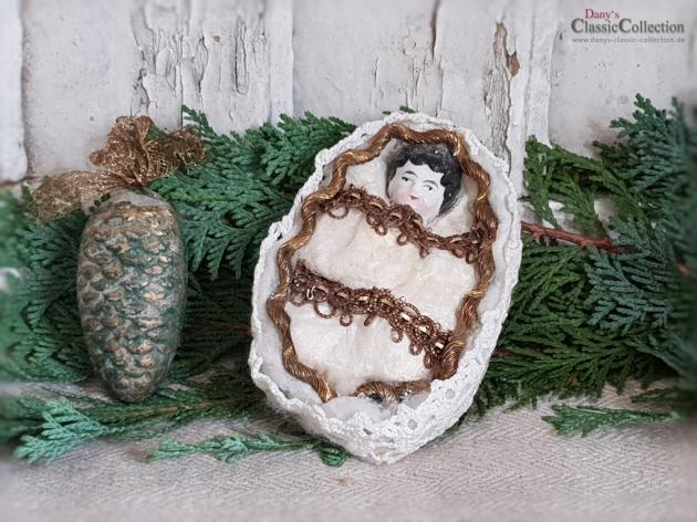 Porzellankopf im Watte-Bettchen ~ antiker Sammlerschmuck ~ Goldbordüre ~ Seltener Christbaumschmuck ~ historische Weihnacht