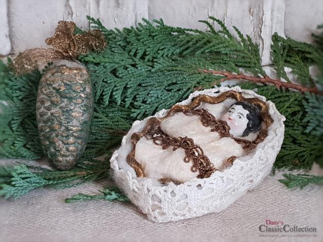 Porzellankopf im Watte-Bettchen ~ antiker Sammlerschmuck ~ Goldbordüre ~ Seltener Christbaumschmuck ~ historische Weihnacht