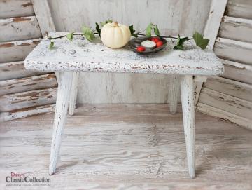 VERKAUFT ! Rustikaler shabby weißer Holzhocker ~ alter Schemel ~ alter Hocker ~ Holzbank ~ Beistelltisch ~ Vintage Shabby chic