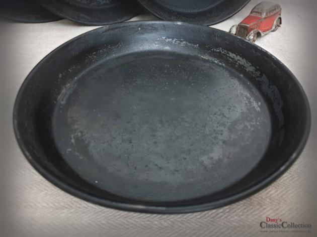 Backblech Ø 21 cm ~ Pizzablech ~ Kuchenblech ~ Tablett ~ Untersetzer ~ Vintage Dekoration ~ Landhaus Küchendeko ~ Gartendeko